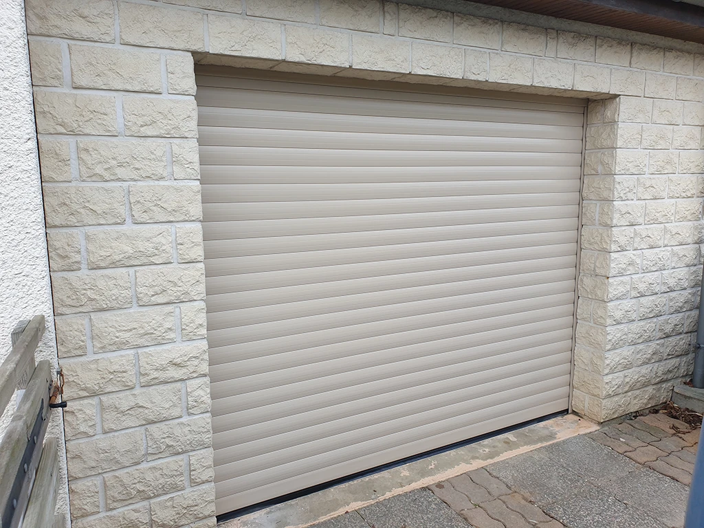 Porte de garage enroulable - Déclic Habitat