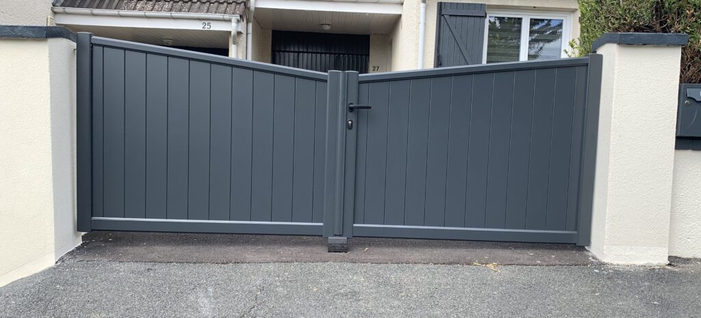 Portail aluminium - Déclic Habitat