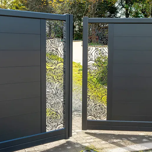 Portail alu ou PVC : lequel choisir pour votre maison ?